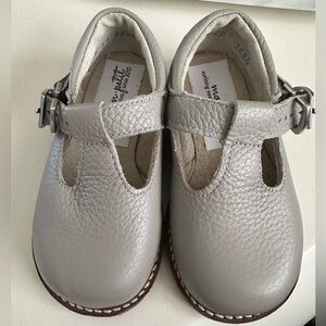 Used Mon Petit Hard Sole Shoes Toddler Size 5